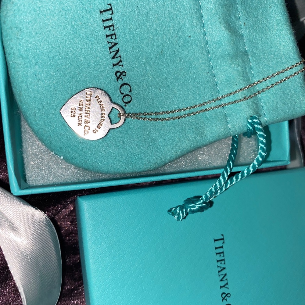 Tiffany heart pendant necklace 18inch 
(3 in stock)